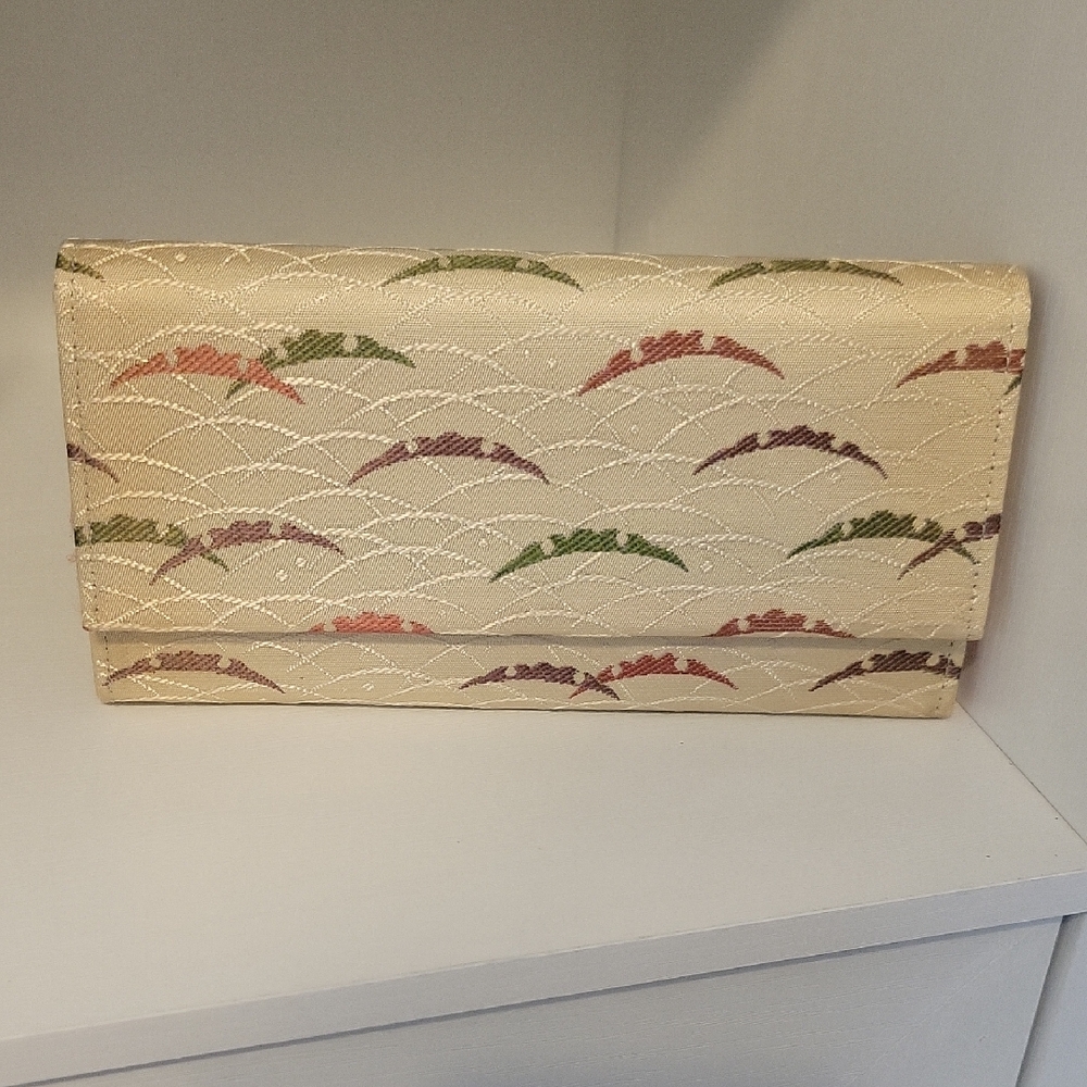 Shiseido Cream Fold-Over Wallet Multicolor Arc Motif snap closure